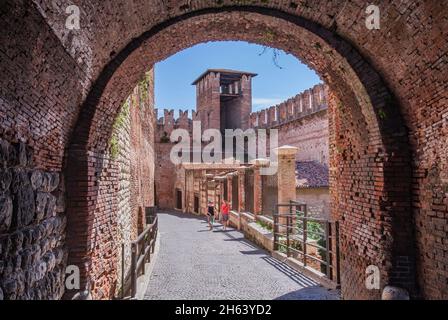 ponte scaligero über die etsch nach castelvecchio in der Altstadt, verona, etschtal, Provinz verona, venetien, italien Stockfoto
