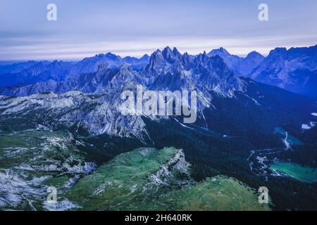 Luftaufnahme der cadini-Berggruppe im Abendlicht, sextner dolomiten, Südtirol, italien. Stockfoto