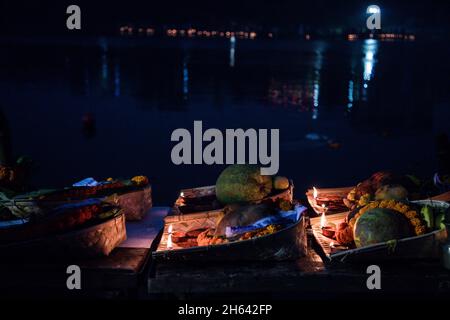 Jamshedpur, Jharkhand, Indien. November 2021. Chhath-Puja-Feier in Jharkhand, (Foto: © Rohit Shaw/Pacific Press via ZUMA Press Wire) Stockfoto