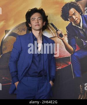 Los Angeles, USA. November 2021. Darsteller John Cho nimmt am Donnerstag, den 11. November 2021, an der Premiere von Netflix's Sci-Fi-Krimidrama-TV-Serie „Cowboy Bebop“ in den Goya Studios in der Hollywood-Sektion von Los Angeles Teil. Storyline: Eine Ragtag-Crew aus Kopfgeldjägern jagt die gefährlichsten Verbrecher der Galaxis. Sie werden die Welt retten - zum richtigen Preis. Foto von Jim Ruymen/UPI Credit: UPI/Alamy Live News Stockfoto