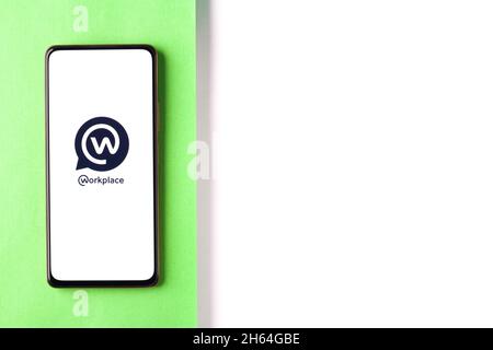 West Bangal, Indien - 11. November 2021 : Arbeitsplatz-Logo auf dem Telefonbildschirm Stock Bild. Stockfoto