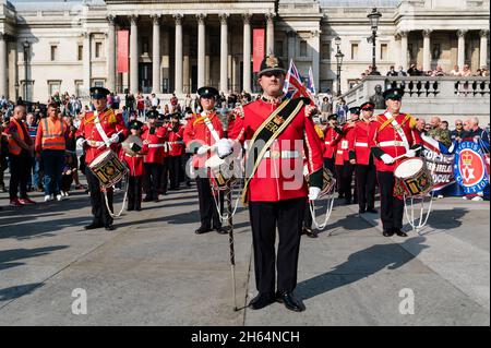 London, Großbritannien. 9. Oktober 2021. Anhänger des Protokolls gegen Nordirland marschieren gegen die irische Seegrenzer in die Downing Street Stockfoto