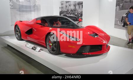 La Ferrari auf der 70 Jahre Ferrari-Ausstellung, Petersen Museum, Hollywood, Kalifornien, USA, Juli 2017 Stockfoto