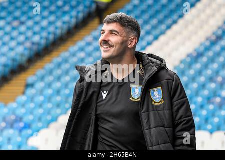 Sheffield, Großbritannien. November 2021. Callum Pherson #13 von Sheffield Mittwoch kommt am 11/13/2021 in Hillsborough in Sheffield, Großbritannien an. (Foto von Simon Whitehead/News Images/Sipa USA) Quelle: SIPA USA/Alamy Live News Stockfoto