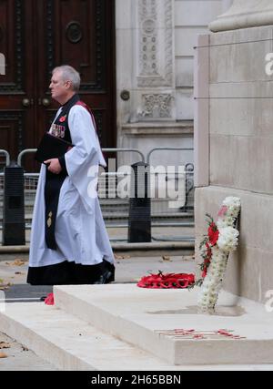London, Großbritannien. November 2021. Gedenkparade der Kriegswitwe-Vereinigung 2021 im Cenotaph. Kredit: Matthew Chattle/Alamy Live Nachrichten Stockfoto