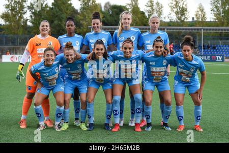 Neapel, Italien. November 2021. Napoli Femminile während der italienischen Fußball-Liga Ein Frauen-2021/2022-Spiel zwischen Napoli Femminile und US Sassuolo Calcio Femminile im Stadion Giuseppe Piccolo Credit: Independent Photo Agency/Alamy Live News Stockfoto