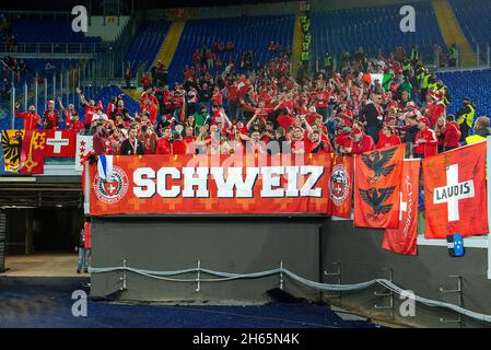 Stadio Olimpico, Rom, Italien. November 2021. WM 2022 Qualifikationsfußball, Italien gegen die Schweiz: Die Schweizer Unterstützer Kredit: Action Plus Sports/Alamy Live News Stockfoto