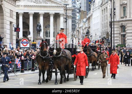 London, Großbritannien, 13. November 2021. Nachdem die Veranstaltung 2020 aufgrund von Covid abgesagt wurde, gingen 800 Jahre Prunk in die berühmtesten Straßen der City of London. Die farbenfrohe und abwechslungsreiche 3 Meilen lange Prozession begann am Mansion House, vorbei an Cornhill, und um die Ernennung des 693. Oberbürgermeisters von London zu begrüßen, ging es zu den Royal Courts of Justice. Monica Wells/Alamy Live News Stockfoto