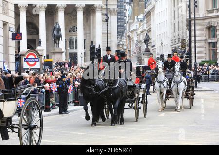 London, Großbritannien, 13. November 2021. Nachdem die Veranstaltung 2020 aufgrund von Covid abgesagt wurde, gingen 800 Jahre Prunk in die berühmtesten Straßen der City of London. Die farbenfrohe und abwechslungsreiche 3 Meilen lange Prozession begann am Mansion House, vorbei an Cornhill, und um die Ernennung des 693. Oberbürgermeisters von London zu begrüßen, ging es zu den Royal Courts of Justice. Monica Wells/Alamy Live News Stockfoto