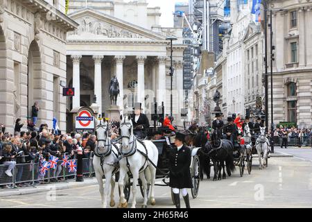 London, Großbritannien, 13. November 2021. Nachdem die Veranstaltung 2020 aufgrund von Covid abgesagt wurde, gingen 800 Jahre Prunk in die berühmtesten Straßen der City of London. Die farbenfrohe und abwechslungsreiche 3 Meilen lange Prozession begann am Mansion House, vorbei an Cornhill, und um die Ernennung des 693. Oberbürgermeisters von London zu begrüßen, ging es zu den Royal Courts of Justice. Monica Wells/Alamy Live News Stockfoto