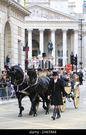 London, Großbritannien, 13. November 2021. Nachdem die Veranstaltung 2020 aufgrund von Covid abgesagt wurde, gingen 800 Jahre Prunk in die berühmtesten Straßen der City of London. Die farbenfrohe und abwechslungsreiche 3 Meilen lange Prozession begann am Mansion House, vorbei an Cornhill, und um die Ernennung des 693. Oberbürgermeisters von London zu begrüßen, ging es zu den Royal Courts of Justice. Monica Wells/Alamy Live News Stockfoto