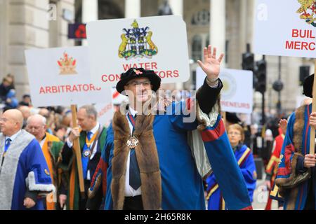 London, Großbritannien, 13. November 2021. Nachdem die Veranstaltung 2020 aufgrund von Covid abgesagt wurde, gingen 800 Jahre Prunk in die berühmtesten Straßen der City of London. Die farbenfrohe und abwechslungsreiche 3 Meilen lange Prozession begann am Mansion House, vorbei an Cornhill, und um die Ernennung des 693. Oberbürgermeisters von London zu begrüßen, ging es zu den Royal Courts of Justice. Monica Wells/Alamy Live News Stockfoto