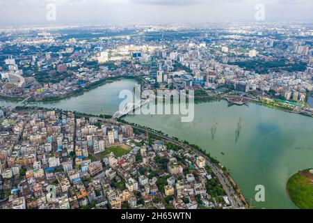 Luftaufnahme von Hatirjheel und seiner angrenzenden. Dhaka, Bangladesch. Stockfoto