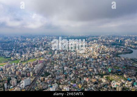 Luftaufnahme von Hatirjheel und seiner angrenzenden. Dhaka, Bangladesch. Stockfoto