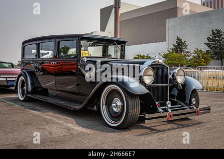 Reno, NV - 6. August 2021: 1929 Packard Deluxe Eight Hearse auf einer lokalen Automesse. Stockfoto