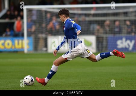 Exeter, Großbritannien. November 2021. EXETER, GBR. 13. NOVEMBER Aktienactionfoto von Oldham Athletic's Jamie Bowden während des Sky Bet League 2-Spiels zwischen Exeter City und Oldham Athletic im St James' Park, Exeter am Samstag, 13. November 2021. (Kredit: Eddie Garvey | MI Nachrichten) Kredit: MI Nachrichten & Sport /Alamy Live Nachrichten Stockfoto