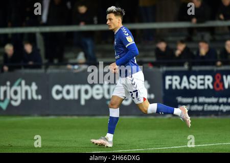 Exeter, Großbritannien. November 2021. EXETER, GBR. 13. NOVEMBER Aktienactionbild von Jamie Hopputt von Oldham Athletic während des Spiels der Sky Bet League 2 zwischen Exeter City und Oldham Athletic im St James' Park, Exeter am Samstag, 13. November 2021. (Kredit: Eddie Garvey | MI Nachrichten) Kredit: MI Nachrichten & Sport /Alamy Live Nachrichten Stockfoto