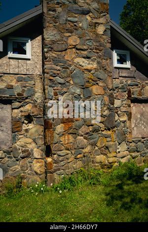 Verlassene Insel Teehaus in ein Inselzentrum, das zu einem Schwerpunkt für Outdoor-Bildung und Community-Aktivitäten auf der Insel werden wird. Stockfoto