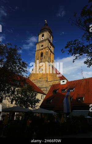 Amberg, Bayerm.Oberpfalz ein Spaziergang durch das mittelalterliche Zentrum Ambergs mit Rathaus verzaubert sowie Kulturliebhaber als Shoppingfreund Stockfoto