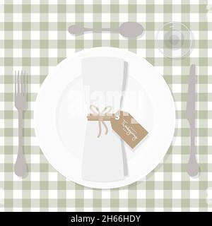 Tischset für Thanksgiving Day. Besteck, Teller und Glas. Gefaltete Serviette mit Zweig, kleiner Schleife und braunem Papieranhänger. Grün karierte Tischdecke hinten Stock Vektor