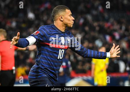 Creteil, Frankreich, Frankreich. November 2021. Kylian MMAPPE aus Frankreich feiert sein Ziel während des FIFA World Cup Qualification 2022 Gruppe-D-Spiels zwischen Frankreich und Kasachstan im Stadion Parc des Princes am 13. November 2021 in Paris, Frankreich. (Bild: © Matthieu Mirville/ZUMA Press Wire) Stockfoto