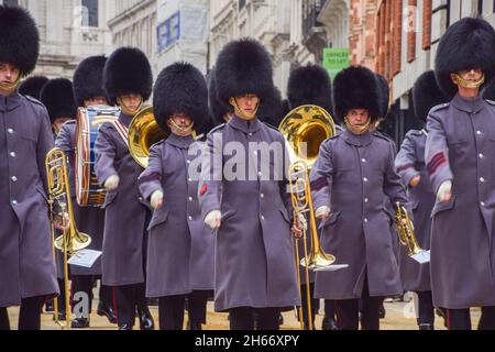 London, Großbritannien. November 2021. Die Lord Mayor's Show in der City of London, eine öffentliche Parade anlässlich der Einweihung des neuen Lord Mayor der City of London, dem Finanzdistrikt der Hauptstadt. Der 693. Oberbürgermeister ist Alderman Vincent Keaveny. Kredit: Vuk Valcic / Alamy Live Nachrichten Stockfoto