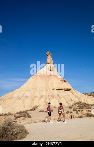 ,die Castidetierra-Felsformation im Naturpark Bardenas Reales, eine zum spanischen UNESCO-Weltkulturerbe gehörende halbwüstenartige Wüste mit einer Mondlandschaft in Navarra Spanien Stockfoto