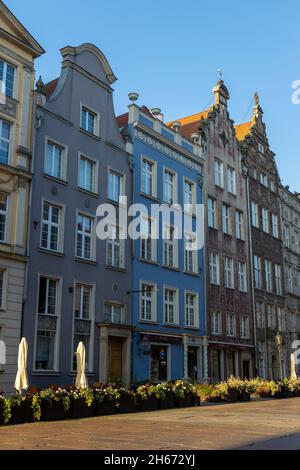 DANZIG, POLEN - 08. Oktober 2021: Die farbenfrohe Architektur der Altstadt von Danzig, Polen Stockfoto