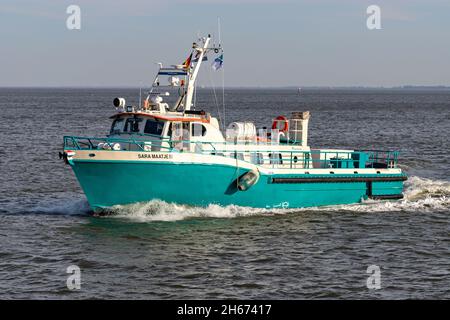 ACTA Marine Crew Tender SARA MAATJE IV an der Elbe Stockfoto