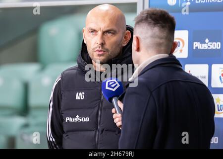 Warschau, Polen. Oktober 2021. Marek Golebiewski Trainer von Legia gesehen während der polnischen PKO Ekstraklasa League Spiel zwischen Legia Warszawa und Pogon Szczecin im Marschall Jozef Pilsudski Legia Warsaw Municipal Stadium.Final Score; Legia Warszawa 0:2 Pogon Szczecin. Kredit: SOPA Images Limited/Alamy Live Nachrichten Stockfoto