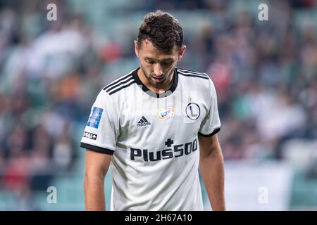 Warschau, Polen. Oktober 2021. Mateusz Wieteska von Legia gesehen während des polnischen PKO Ekstraklasa League-Spiels zwischen Legia Warszawa und Pogon Stettin im Marschall Jozef Pilsudski Legia Warsaw Municipal Stadium.Endstand; Legia Warszawa 0:2 Pogon Stettin. Kredit: SOPA Images Limited/Alamy Live Nachrichten Stockfoto