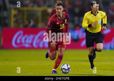 BRÜSSEL, BELGIEN - 13. NOVEMBER: Eden Hazard of Belgium Dribbles with the Ball during the FIFA World Cup Qualifier match 2022 between Belgium and Estonia at the King Baudouin Stadium on November 13, 2021 in Brussels, Belgium (Photo by Jeroen Meuwsen/Orange Picles) Stockfoto