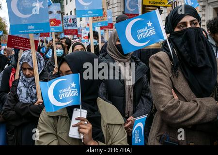 Muslime protestieren vor der chinesischen Botschaft gegen den Völkermord an den Uiguren - London 13-11-202 Stockfoto