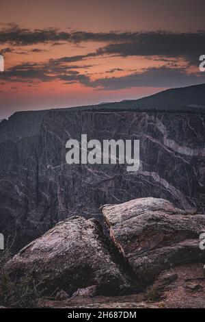 Zwei farbige Felswellen im Black Canyon von Gunnison, Colorado Stockfoto