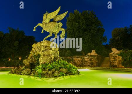 Pegasus-Brunnen (1913) oder Pegasusbrunnen im Schlossgarten Mirabell, Salzburg, Österreich. Stockfoto