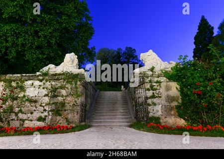 Löwen am Pegasus-Brunnen (1913) oder Pegasusbrunnen im Schlossgarten Mirabell, Salzburg, Österreich. Stockfoto