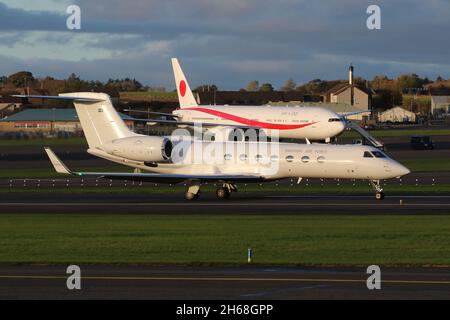 102005, ein Gulfstream Aerospace Tp102D, der von der schwedischen Luftwaffe in einer VIP-Rolle betrieben wird und vom Prestwick International Airport in Ayrshire, Schottland, abfliegt. Das Flugzeug war in Schottland, um schwedische Delegierte zur COP26-Klimakonferenz im nahe gelegenen Glasgow zu bringen. Stockfoto