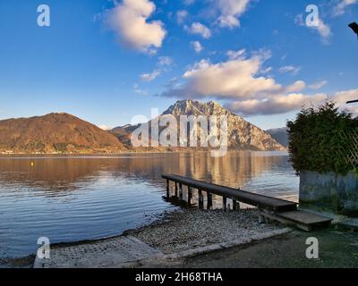 Abendstimmung am Traunsee in Altmünster Stockfoto