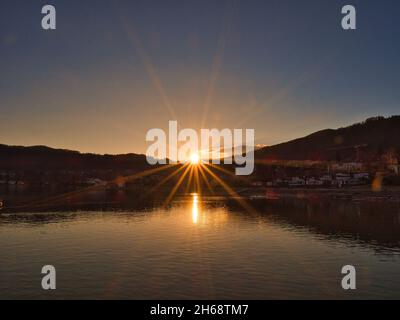 Abendstimmung am Traunsee in Altmünster Stockfoto