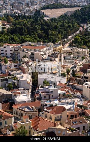 Athen Griechenland Stadtbild der überfüllten Stadt Athen im Sommer. Stockfoto