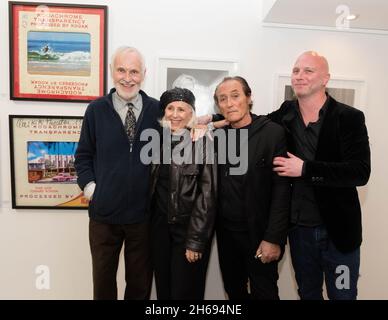 Paris : Vernissage de l'Exposition CROSSOVER avec Philippe Morillon, Romain Battaglia & Guests à la Galerie de la Clé. Stockfoto