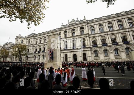 Der Gedenksonntag im Cenotaph, in Whitehall, London. Bilddatum: Sonntag, 14. November 2021. Stockfoto