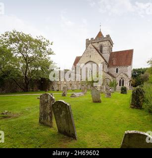 Blick auf die Kirche Saint Mary und Saint Blaise im Dorf Boxgrove West Sussex england Stockfoto