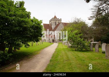 Blick auf die Kirche Saint Mary und Saint Blaise im Dorf Boxgrove West Sussex england Stockfoto