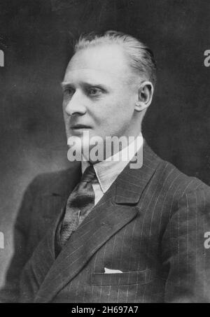 Großbritannien - um 1933 - formelles Studioporträt von Reginald Joseph Mitchell CBE ( 1895-1937) - dem Designer der berühmten Supermarine Spitfire, zunächst zu Stockfoto