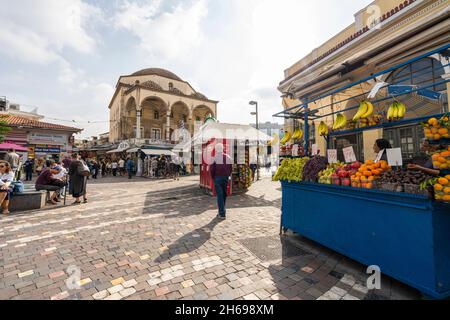 Athen, Griechenland. November 2021. Außenansicht der Tzisdarakis-Moschee am Monastiraki-Platz Stockfoto