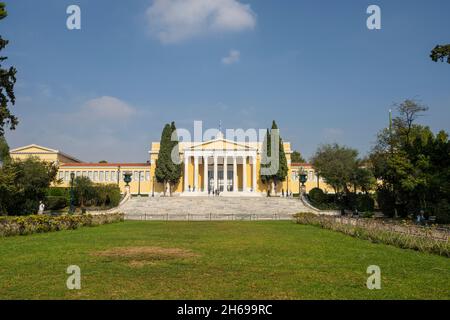 Athen, Griechenland. November 2021. Panoramablick von außen auf das Zappeion-Gebäude im Stadtzentrum Stockfoto