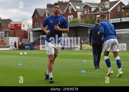 EXETER, GBR. 13. NOVEMBER Harrison McGahey von Oldham Athletic während des Sky Bet League 2-Spiels zwischen Exeter City und Oldham Athletic am Samstag, den 13. November 2021 im St James' Park, Exeter. (Kredit: Eddie Garvey | MI News) Stockfoto