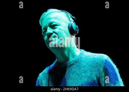 Bergamo Italien 12. November 2021 Max Casacci Live dj Set Piazzale degli Alpini Bergamo1000 Winterrevolution © Andrea Ripamonti / Alamy Stockfoto