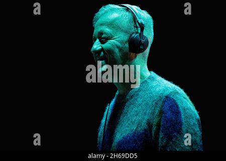 Bergamo Italien 12. November 2021 Max Casacci Live dj Set Piazzale degli Alpini Bergamo1000 Winterrevolution © Andrea Ripamonti / Alamy Stockfoto